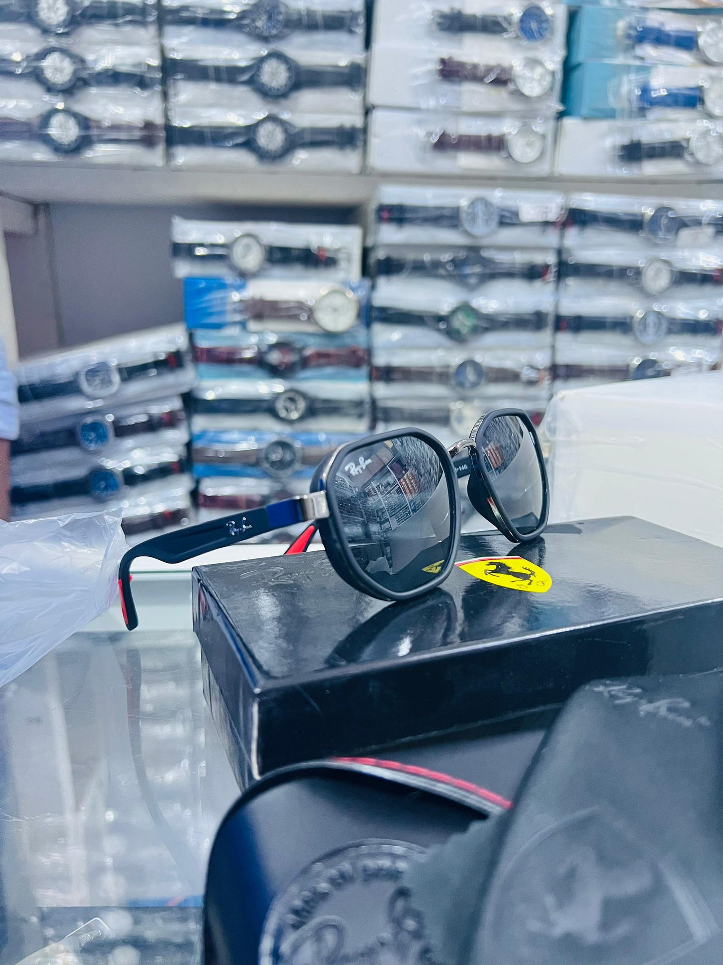 RAY-BAN