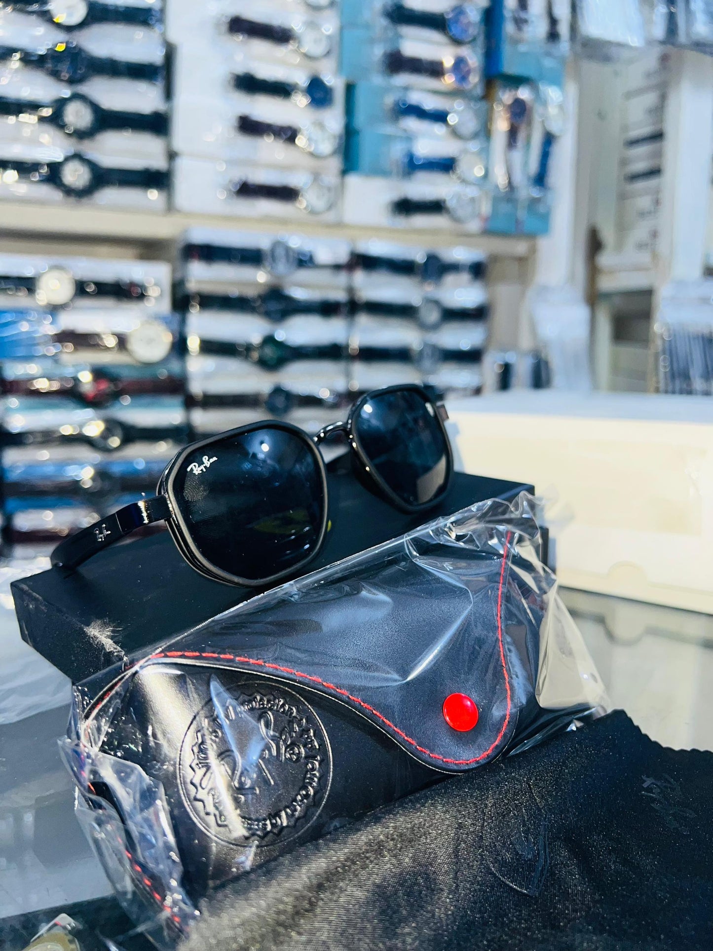RAY-BAN